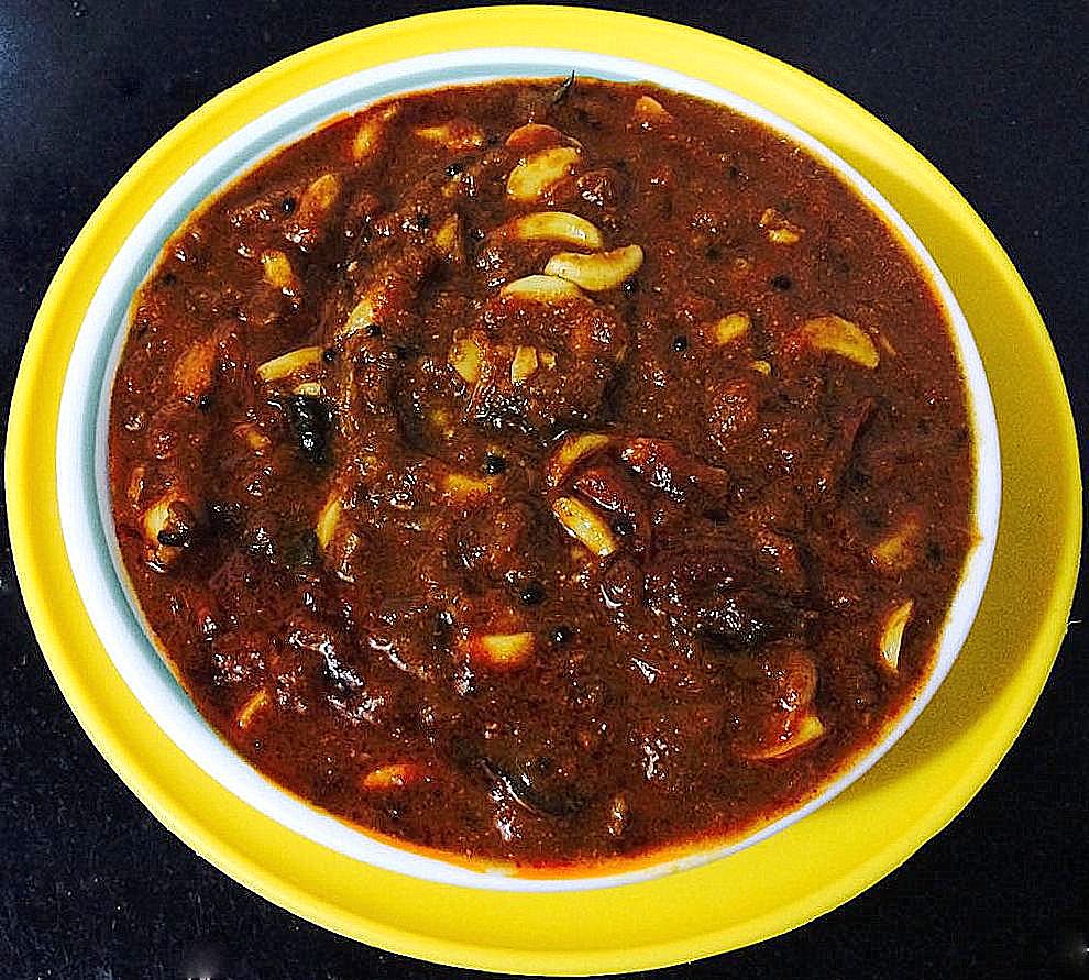 Garlic Curry/Poondu Kolambu
