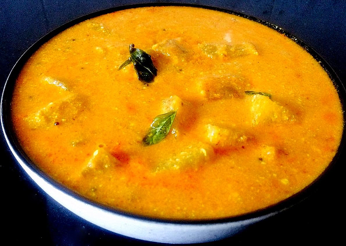 Okra in Yogurt Gravy/ Tamilnadu More Kozhambu/ Bhindi dahi sabzi