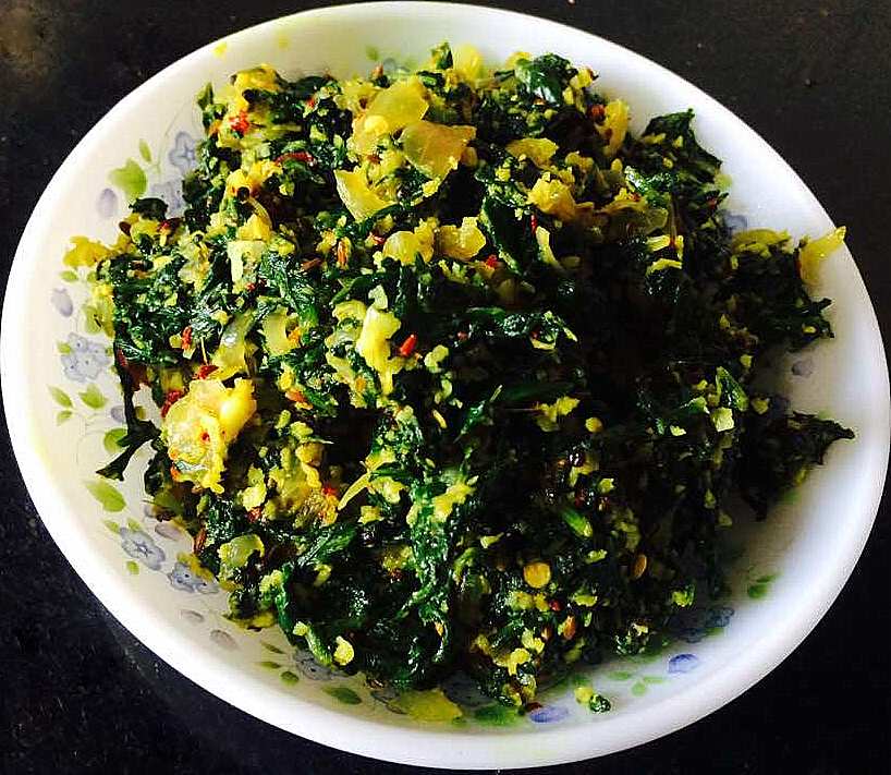 Dry Spinach with Coconut / Dry Palak with Coconut