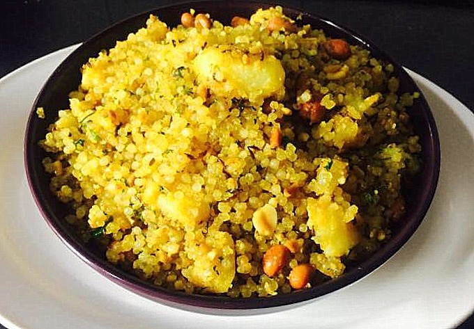 Tapioca pearls stir fry/ Sabudana Kichdi/ Javvarasi Kichadi