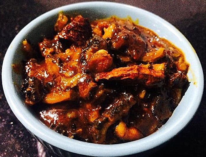 Sweet and sour Bitter Gourd Curry/Khatti Meethi Karela Sabzi/ Pavakkai Pachdi