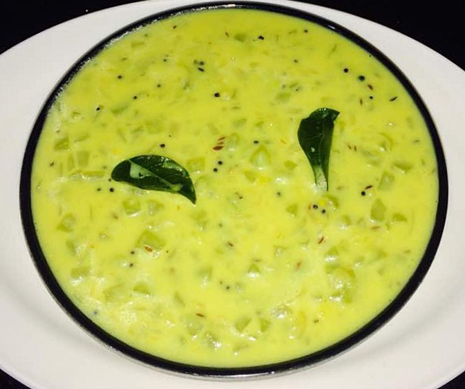 Pudalangai Paal Kolambu/ Snake Gourd in Creamy Gravy