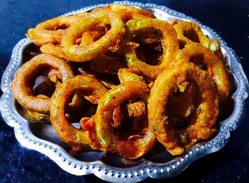 Pudalangai Fry/ Snake Gourd Fritters/Paduval Bhajia