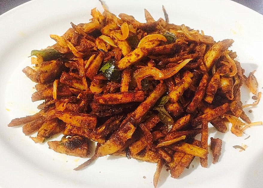Stir Fried Colocasia/Arbi Fry/Cheppankilanku Vadhakkal