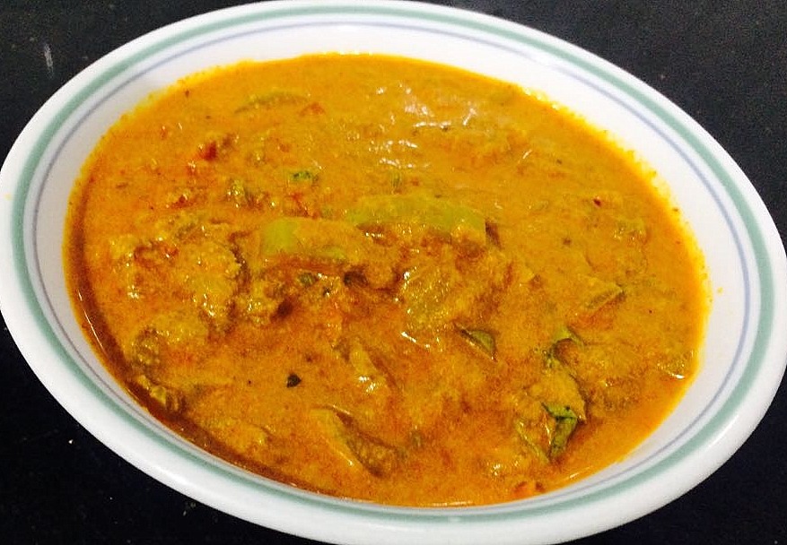 Snake Gourd Gravy / Padwal ki Subzi/ Pudalangai Masala