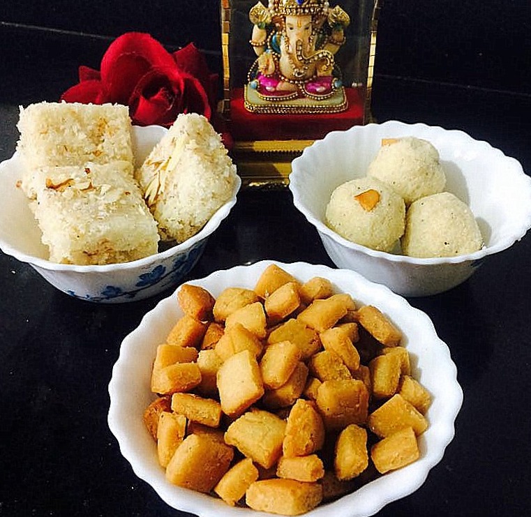 Delicious Shakkar Para