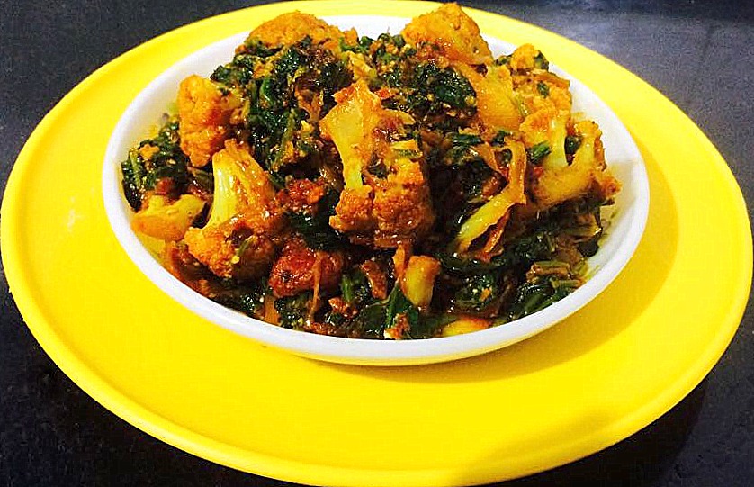 Spinach and Cauliflower Curry / Aloo Gobi Curry