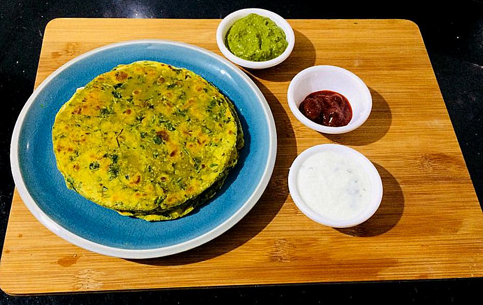 Palak Paratha/Spinach Paratha