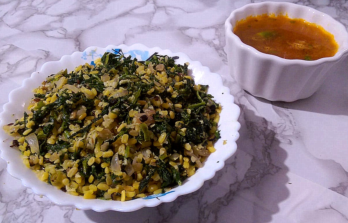 Stir Fried Mustard Greens with Green Gram Lentil/ Sarson Ki Sukhi Bhaji/Kadugu Keerai Pasi paruppu Poriyal/