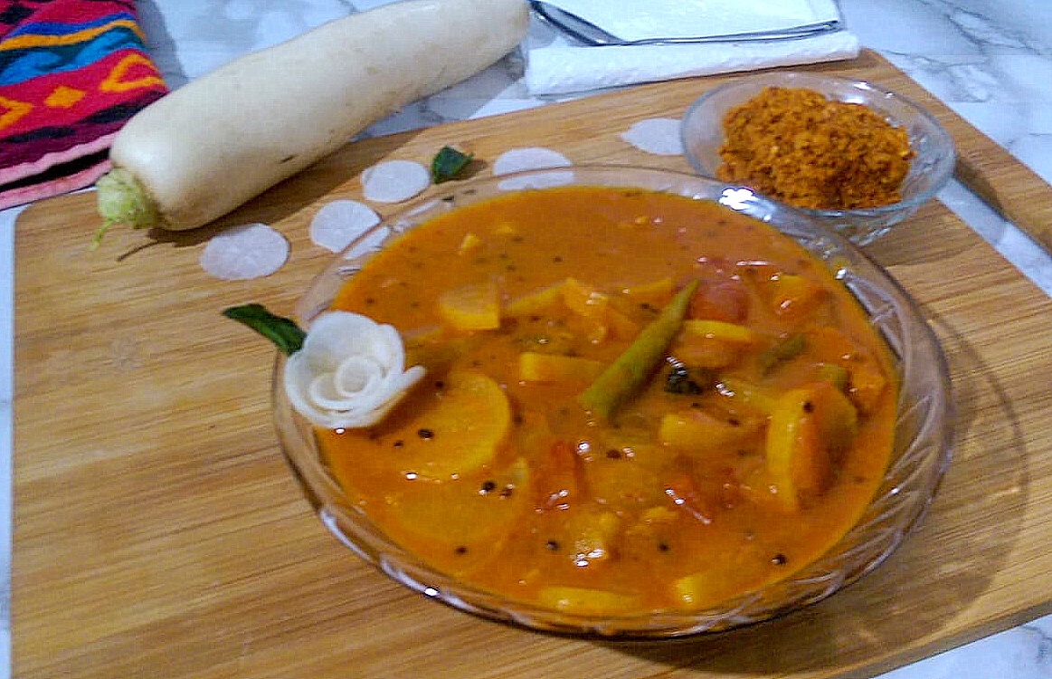 Radish Gravy/Mullangi Kozhambu
