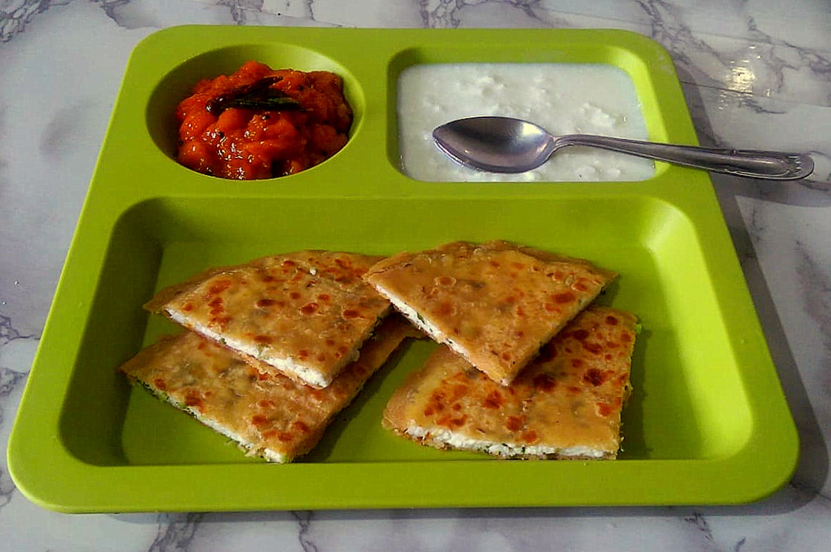 Stuffed Paneer Paratha / Cottage Cheese Paratha