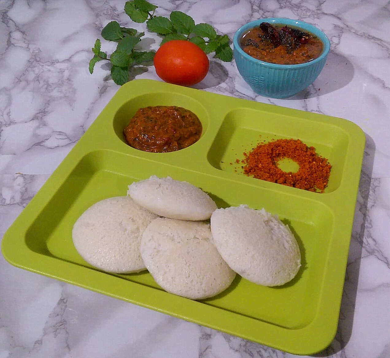 Tomato Mint Chutney/Tomato Pudhina Chutney