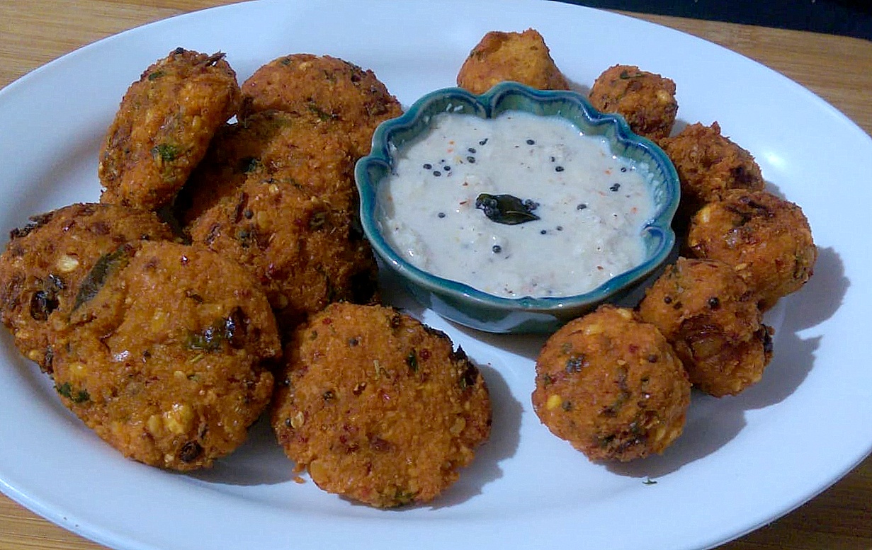 Mixed Lentil Fritters/Thavalai Vadai