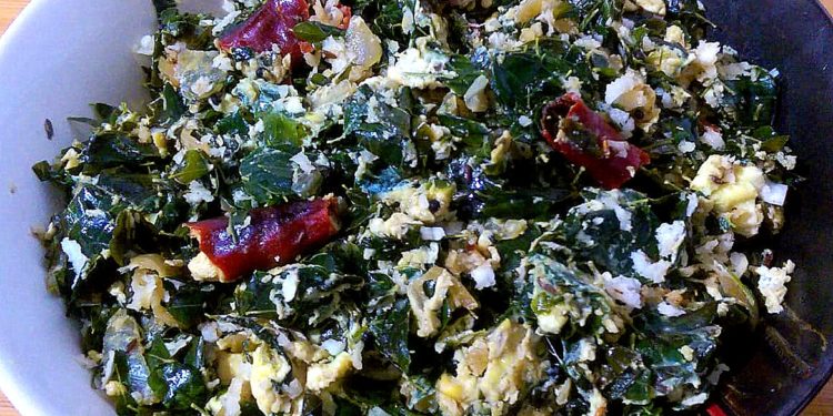 Moringa or Drumstick Leaves and Egg Stir Fried/ Murungai Keerai Muttai Poriyal