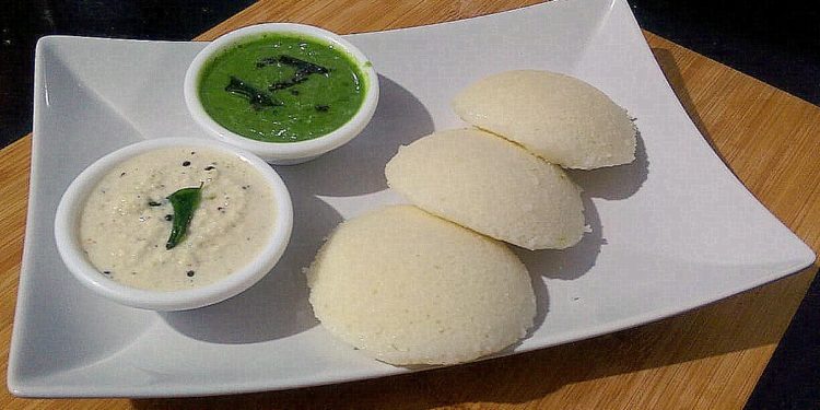 Instant Semolina Idli/ Simple and Plain Rava Idli/ Sooji Idli