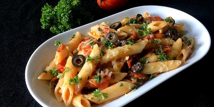 Fresh Tomato and Parsley Pasta/Penne Pasta in Tomato and Parsley Sauce
