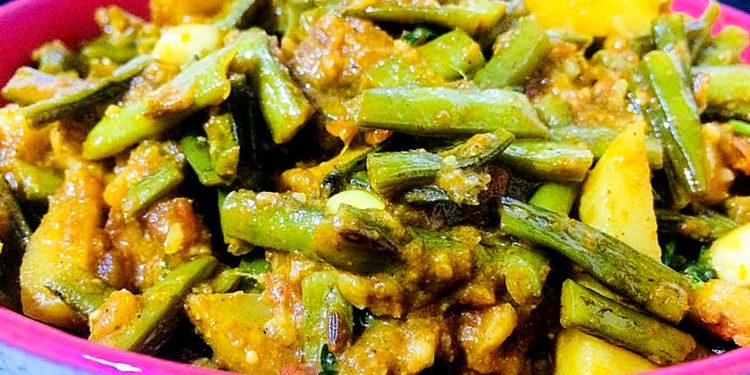 Potato Cluster Beans Curry/Aloo Gawar Phalli Subzi