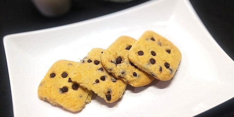 Eggless Chocolate Chip Cookies