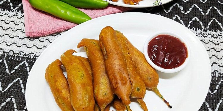 Mirchi Bajji/ Milagai Bajji (an evening snack)