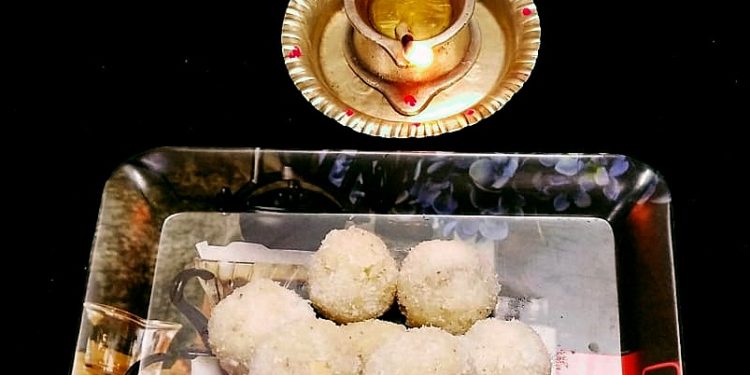 Coconut Ladoo
