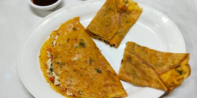 Paneer Stuffed Besan Chilla