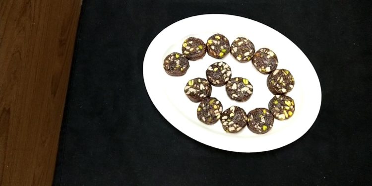 Date Roll (Dates and Nuts Roll)