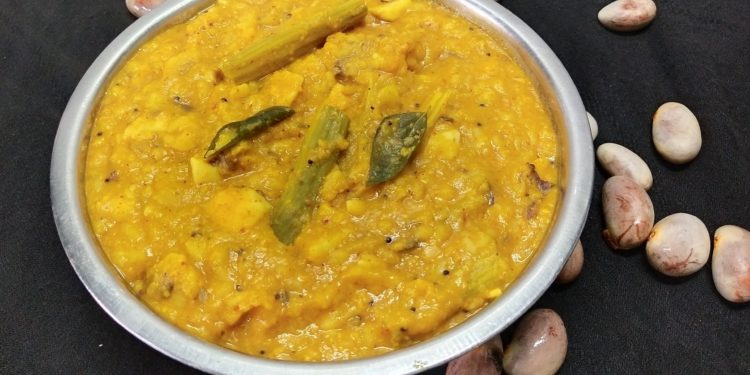 Palakottai Murungai Kai Kootu/ Jackfruit Seed Drumstick Lentil Gravy